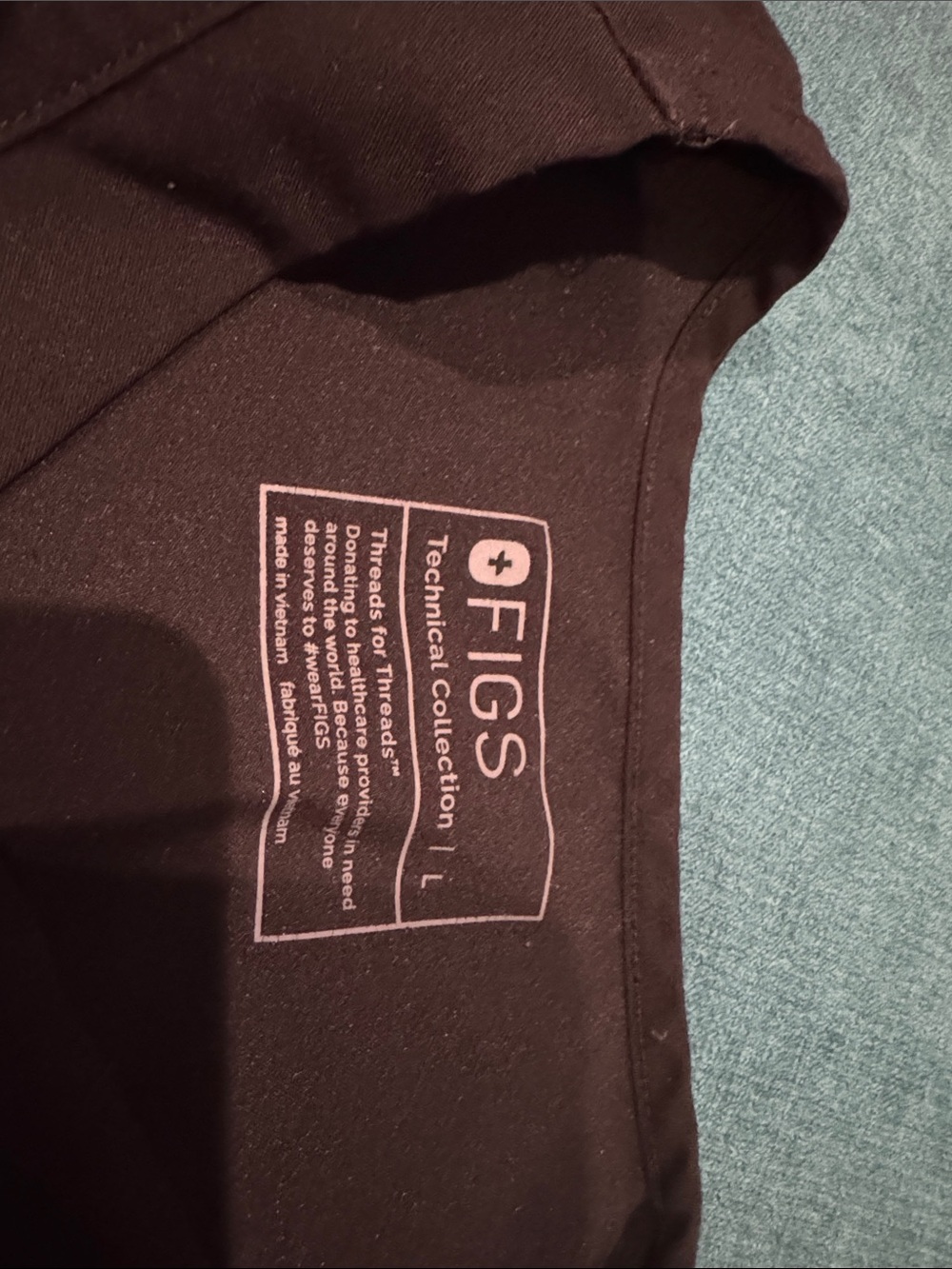 Figs Men’s Black V-Neck Medical Scrub Top - Picture 2 of 2